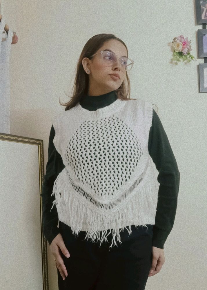 Off-White Half Sleeves Knit Top
