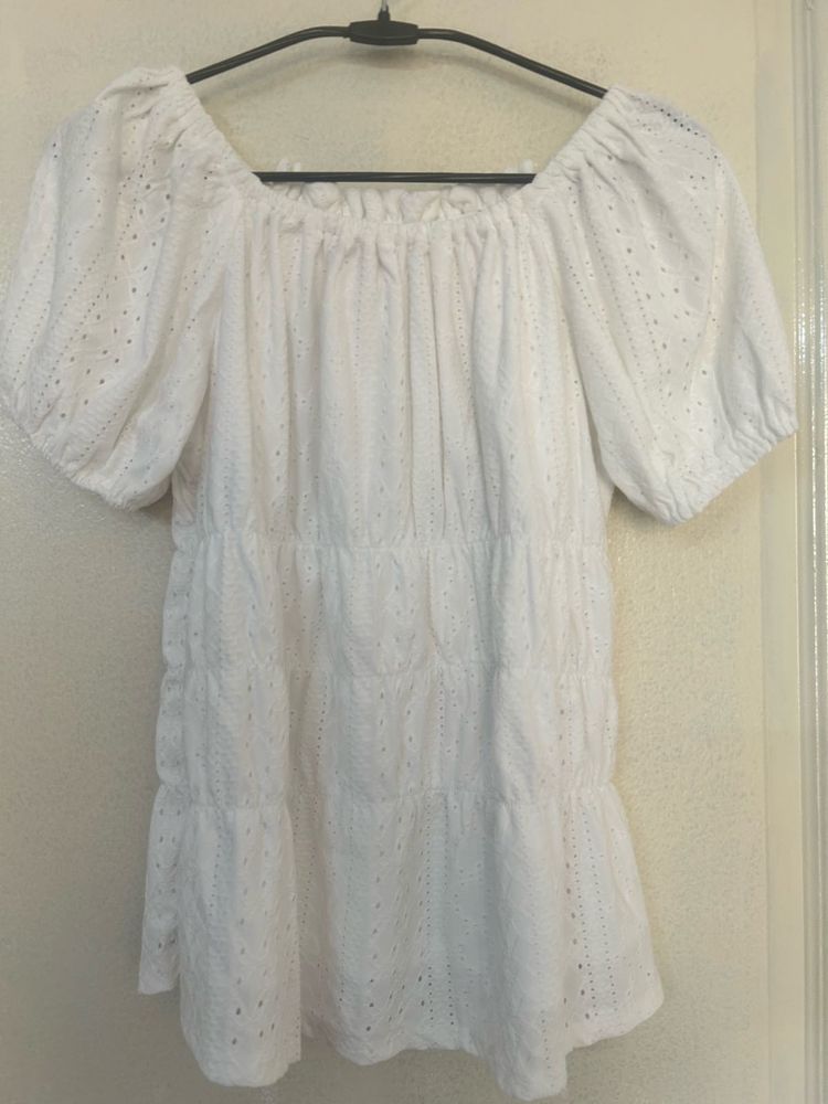 White Eyelet Puff Sleeve Top