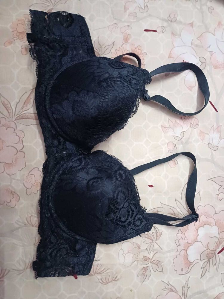 LACE BALCK BRA