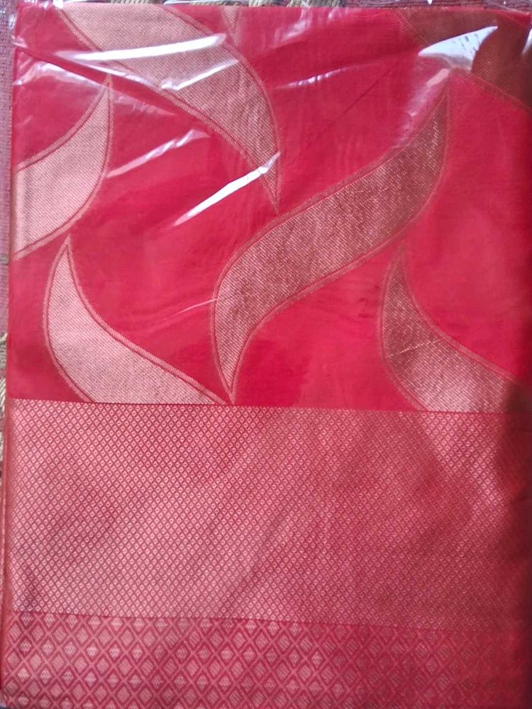 Beautiful Red Saree With Blouse