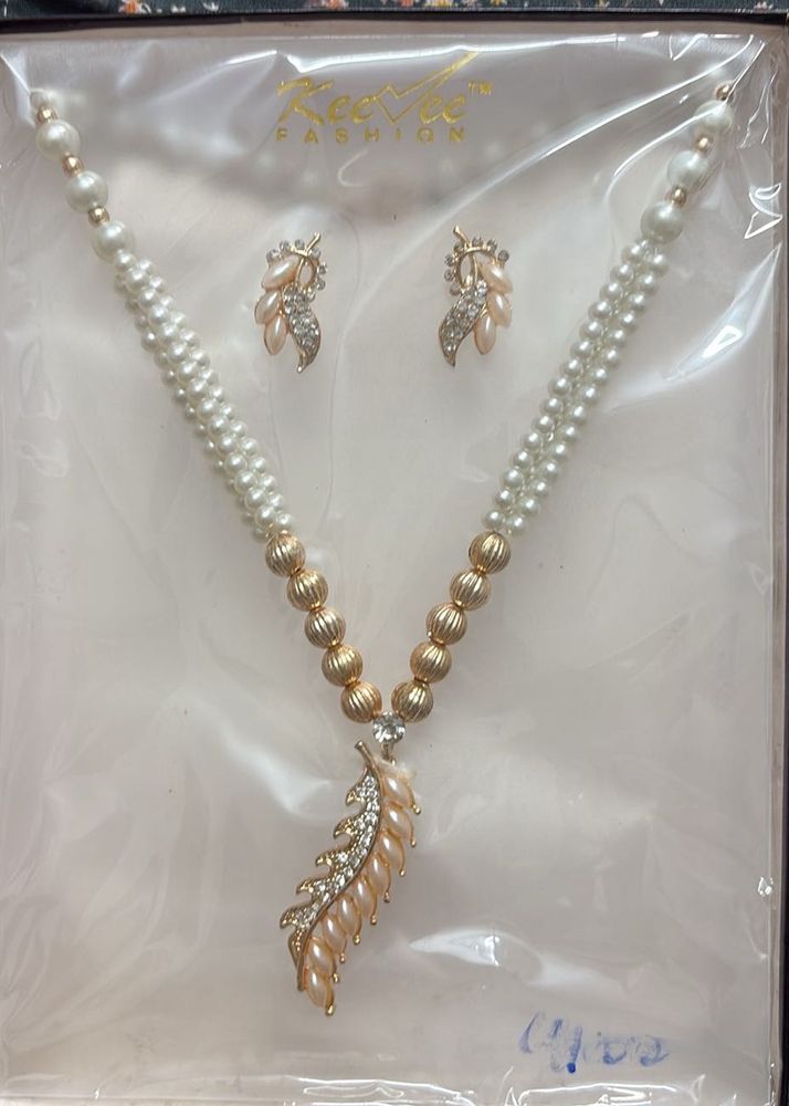 Pearl Necklace and Earring Set