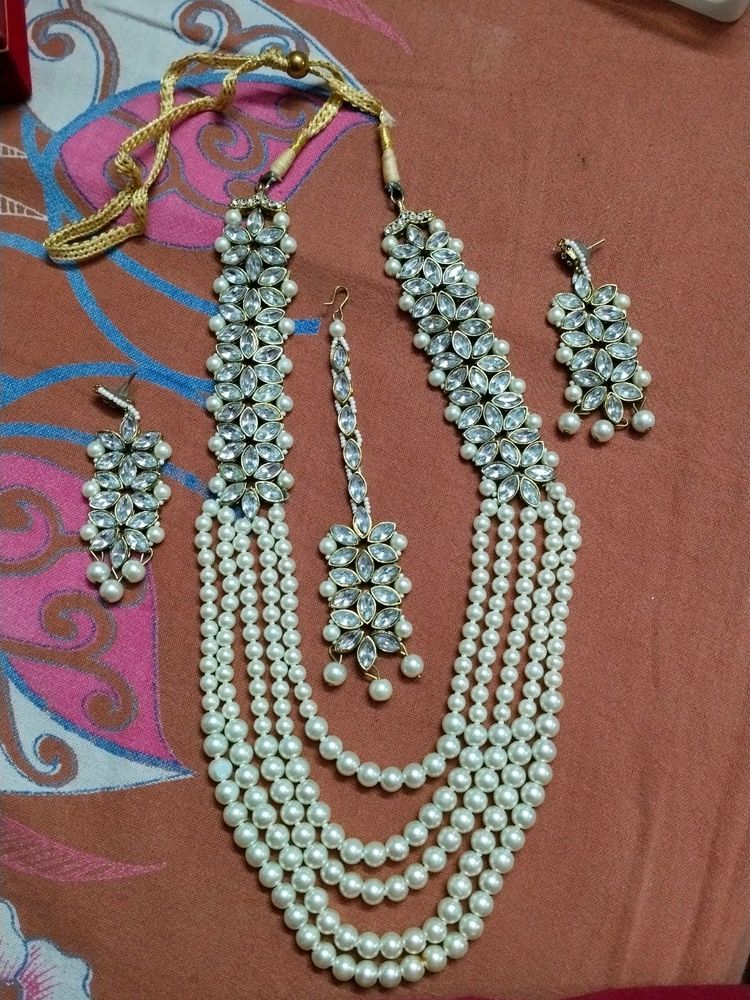 White Pearl Rani Haar