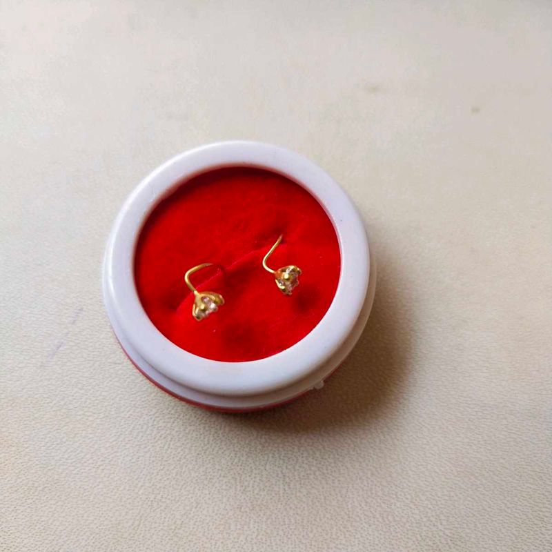 18K Pure Gold White Dimond Nose Pin 1 Pair