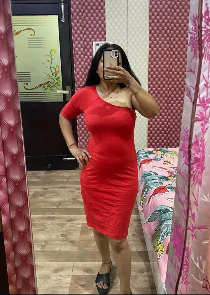 Chic Red One-Shoulder Bodycon Dress