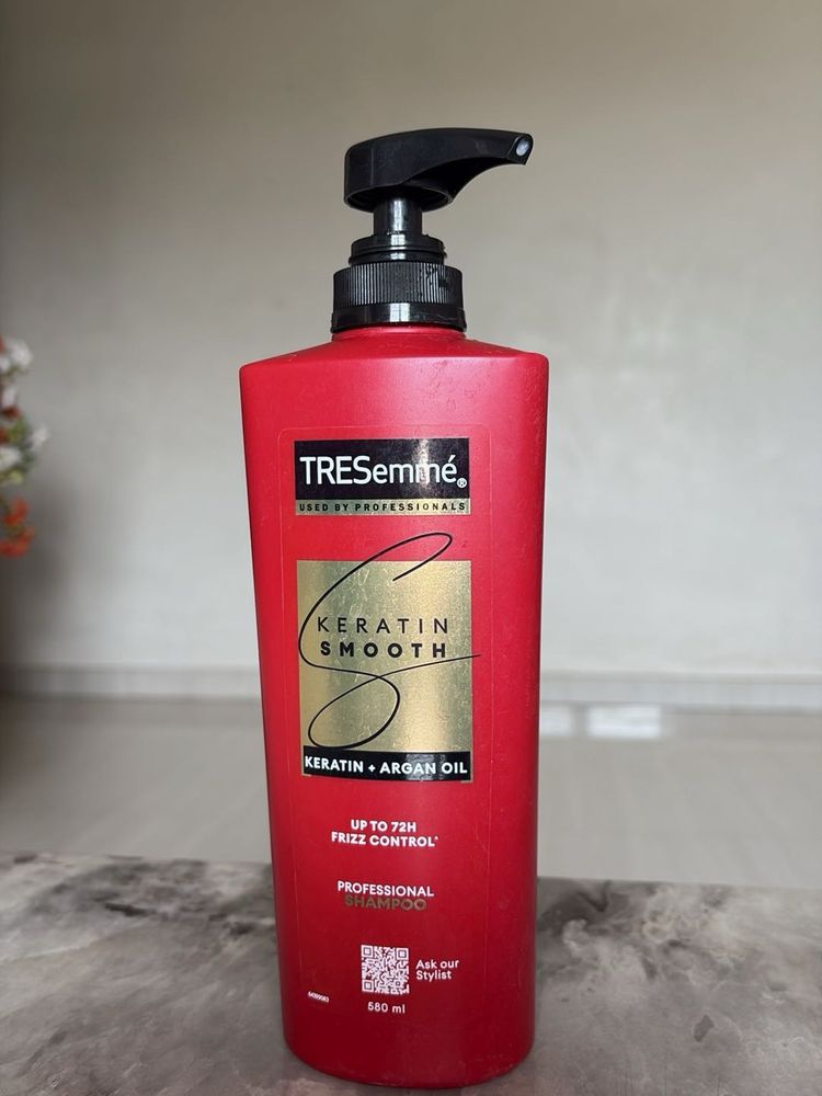 TRESemme Keratin Shampoo | Frizz Control | 580 mL