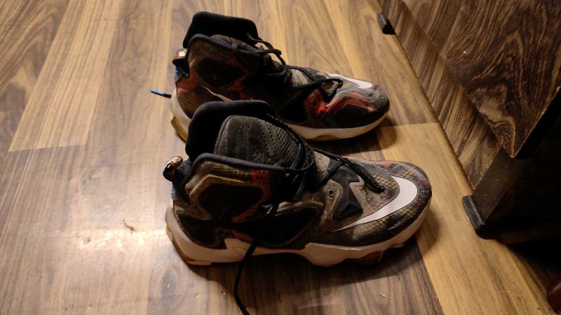 Sneaker At Cheap Rate