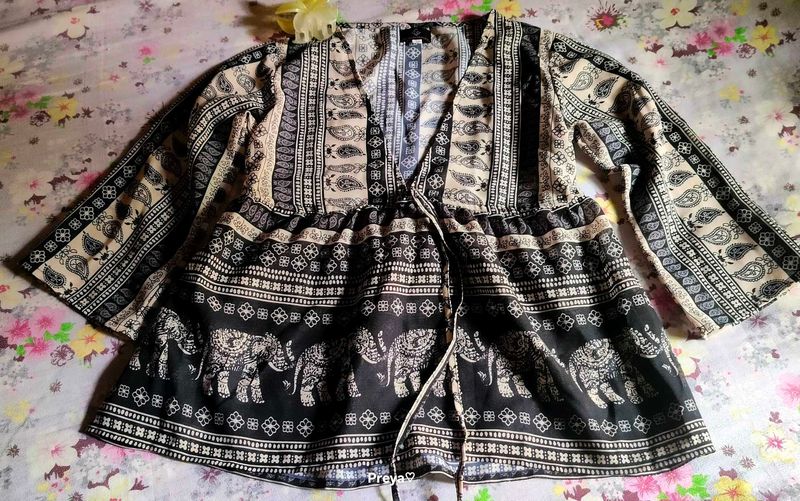 Lovely Elephant &amp; Paisley Patterns lightweight Top