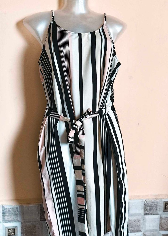 Size S/M🎁Buy 2 Get 1 Free 🎁Striped Midi Dress