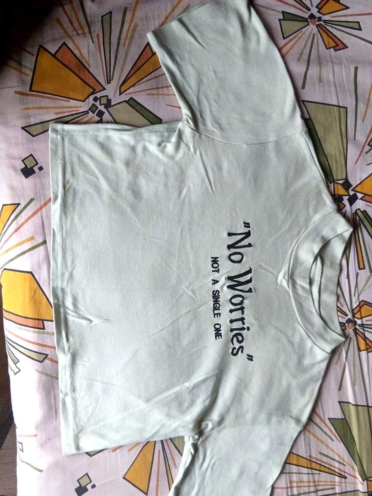 No Worries Graphic Tee