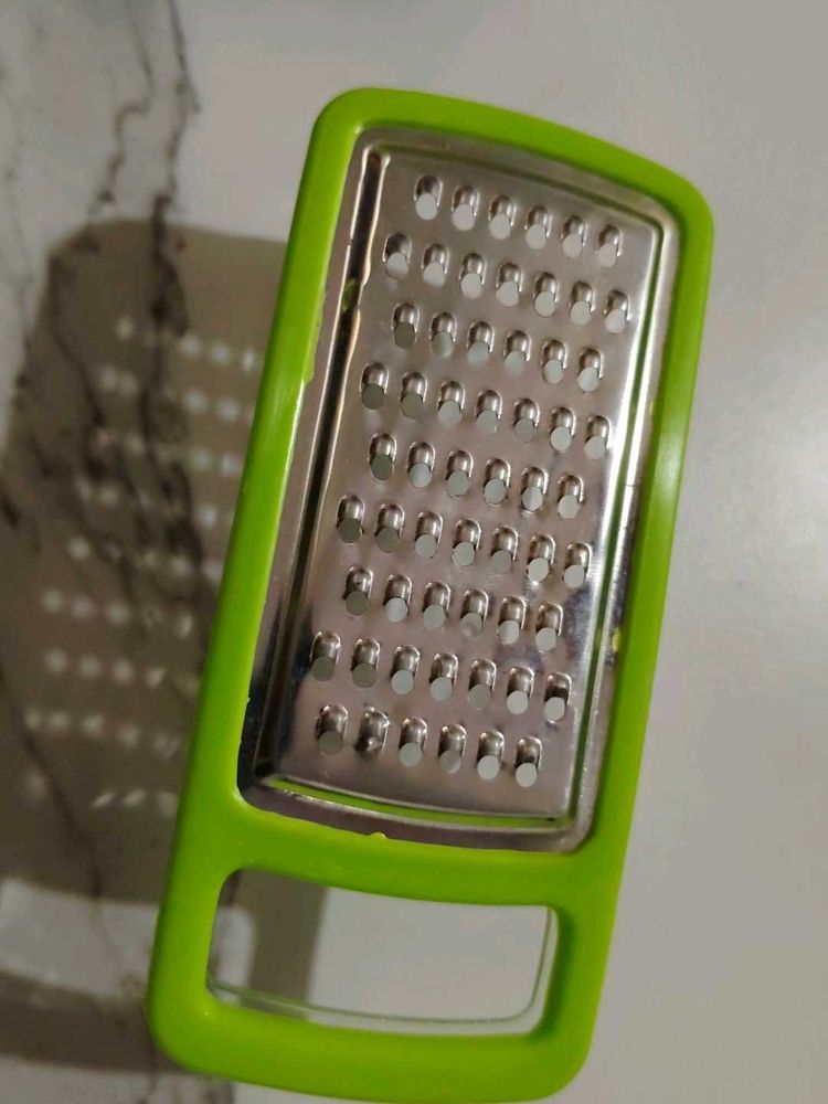 Handheld Green Grater