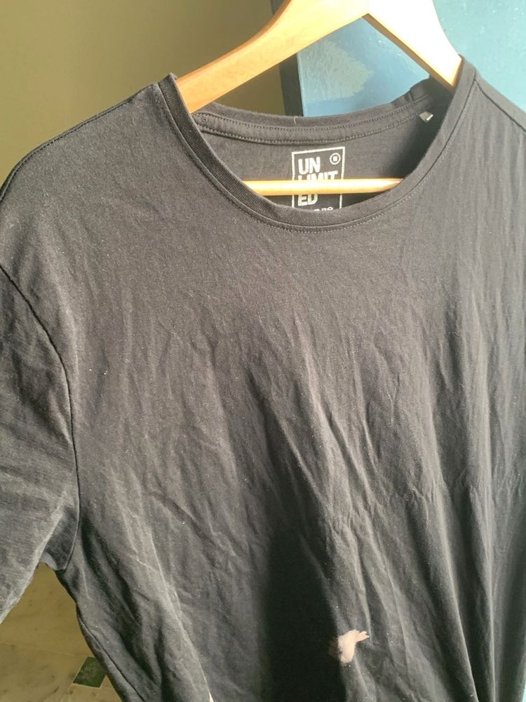 UN LIMITED Black T-shirt