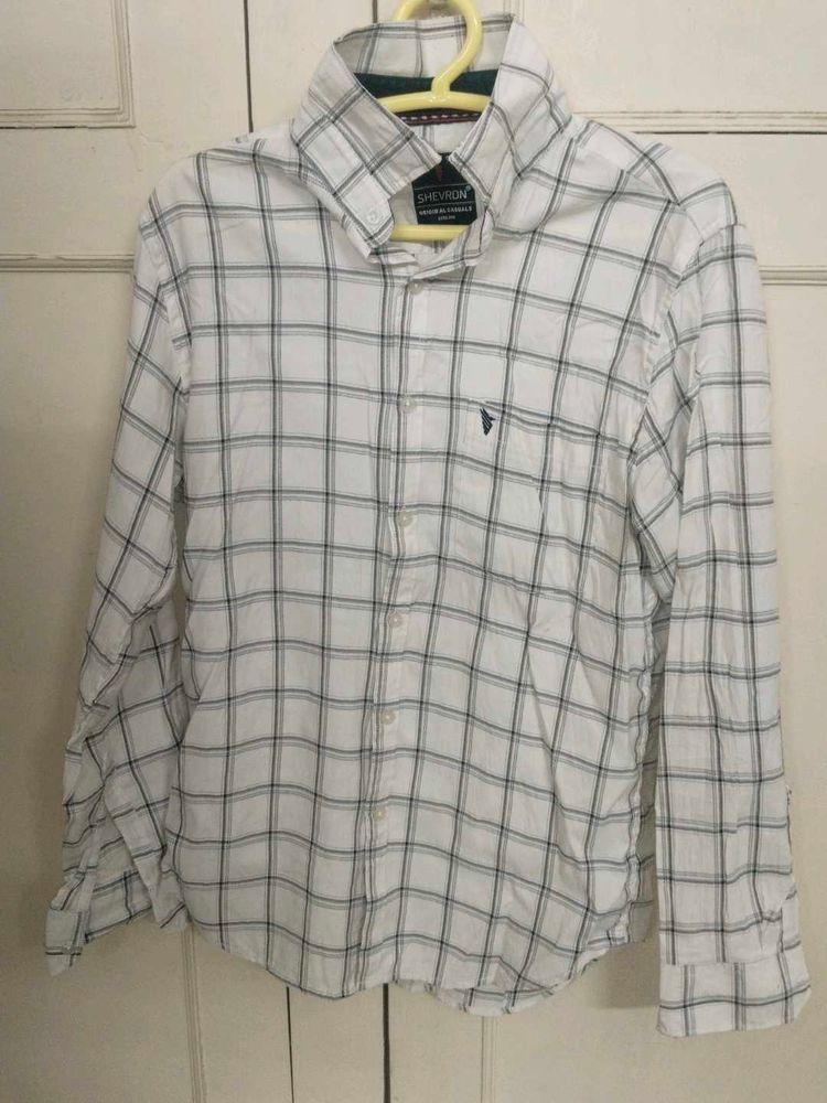 Brand Shirt 38&#34;