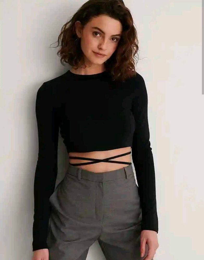 Black Long Sleeve Crop Top