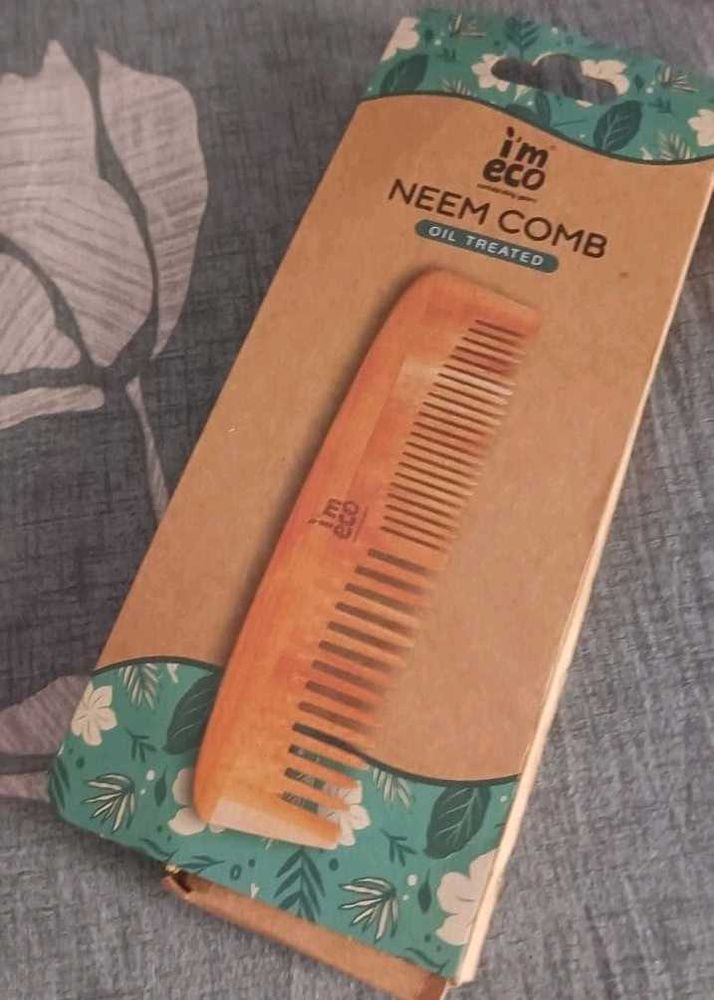 Kacchi Neem Wooden Comb
