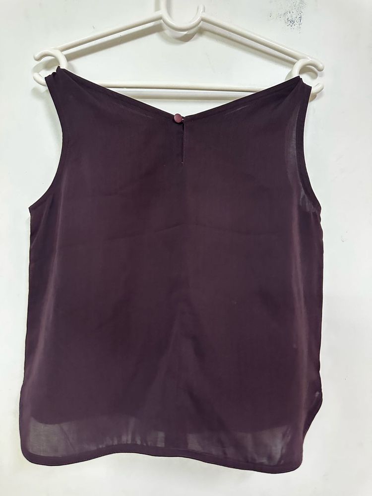 Elegant Sleeveless Blouse