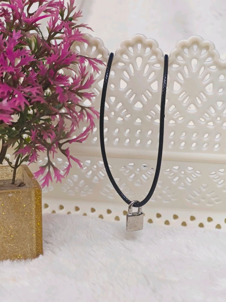 💥Lock Black Leather Cord Necklace💥