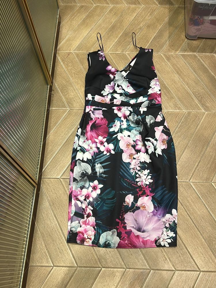 Beautiful Sleeevless Dress