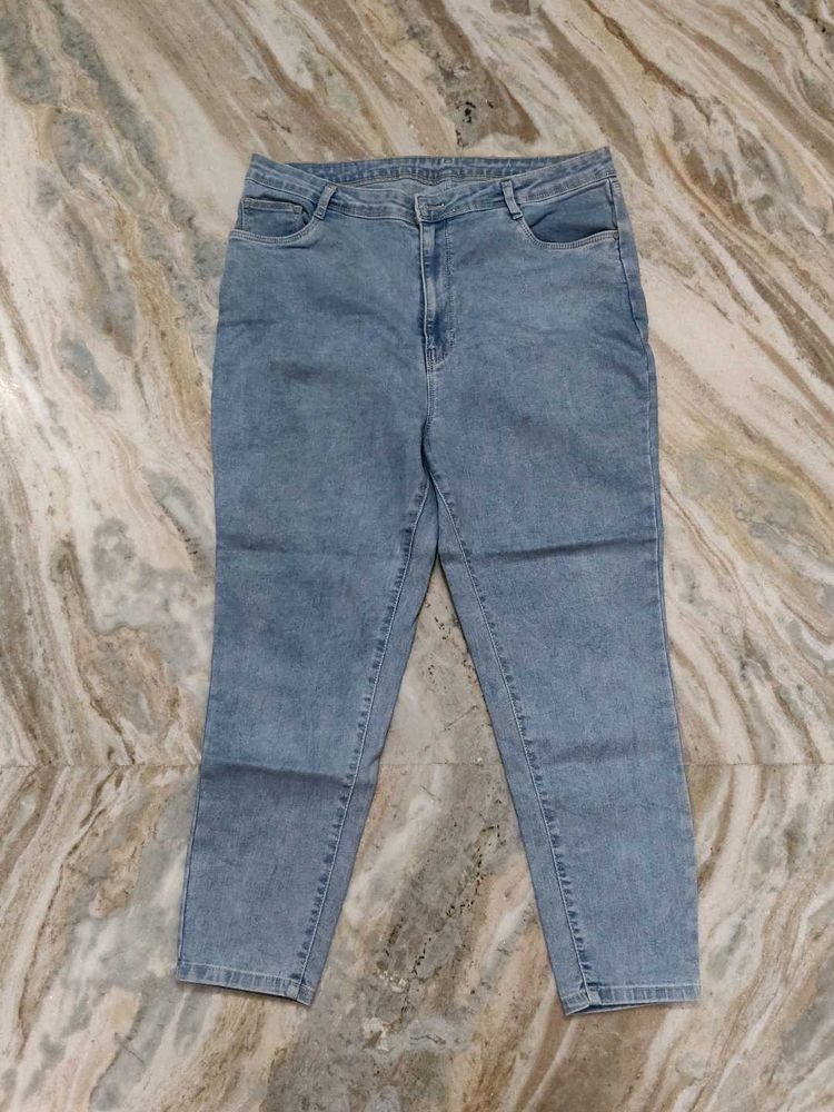 KRAUS Light Wash Denim Jeans