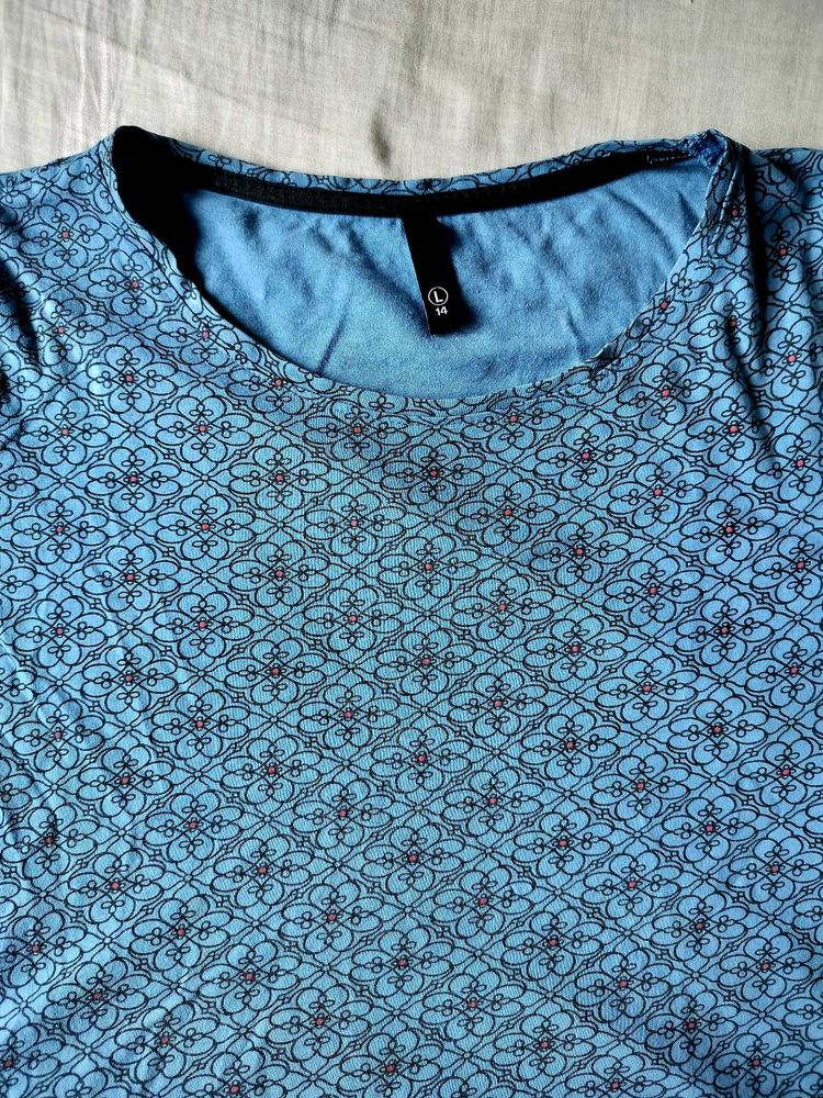 CASUAL T-SHIRT