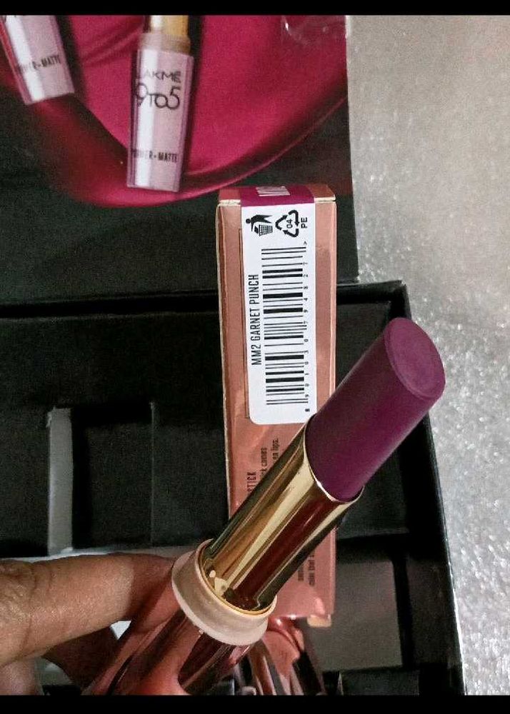 Lakme 9to 5 lipstick -Garnet punch