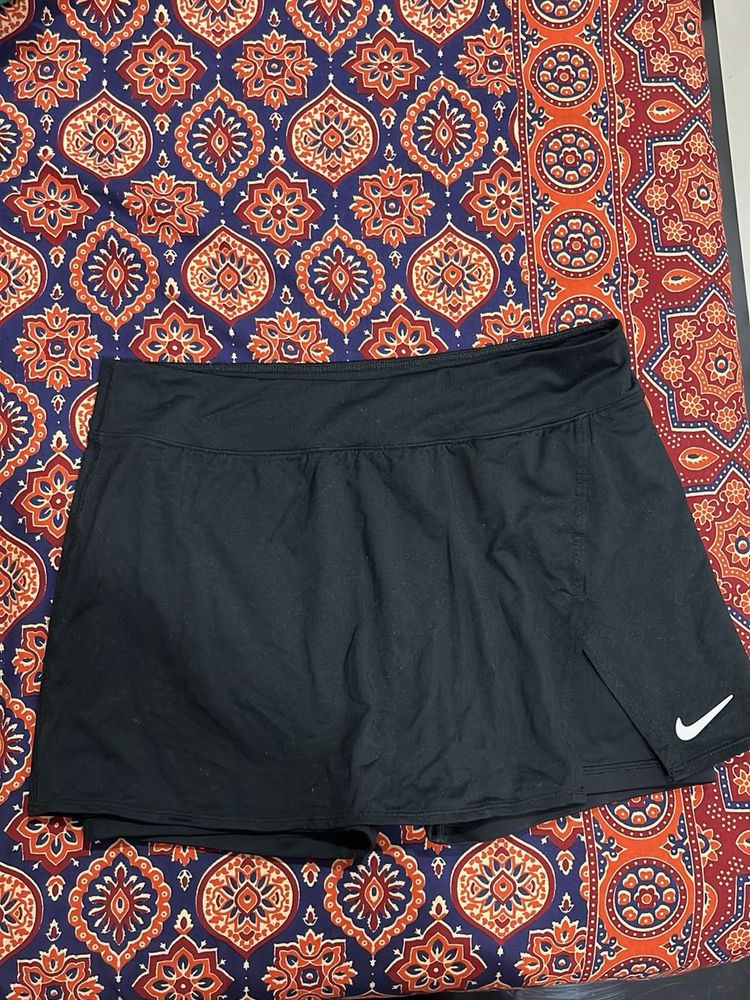 Nike Black Skort L