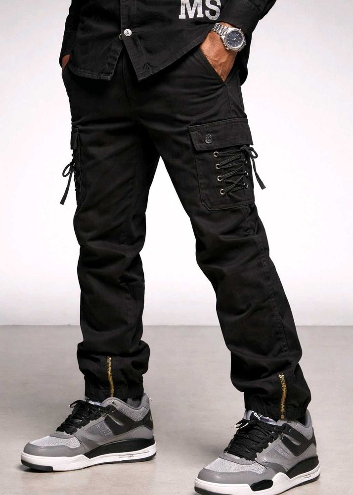 Stylish Black Cargo Pants, 32 Size