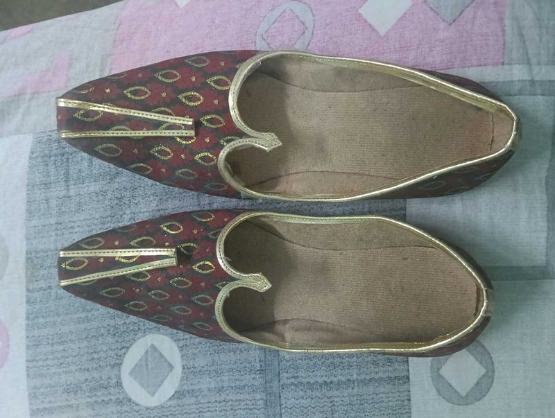 Ethnic Maroon Jutti Shoes