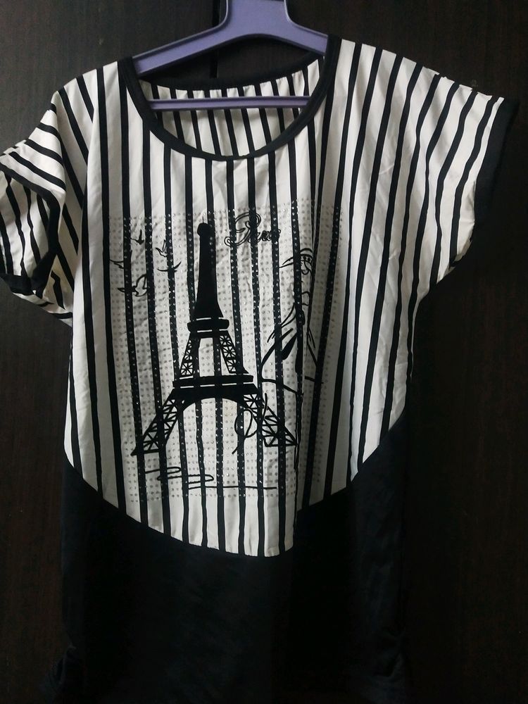 Black and white strechable top