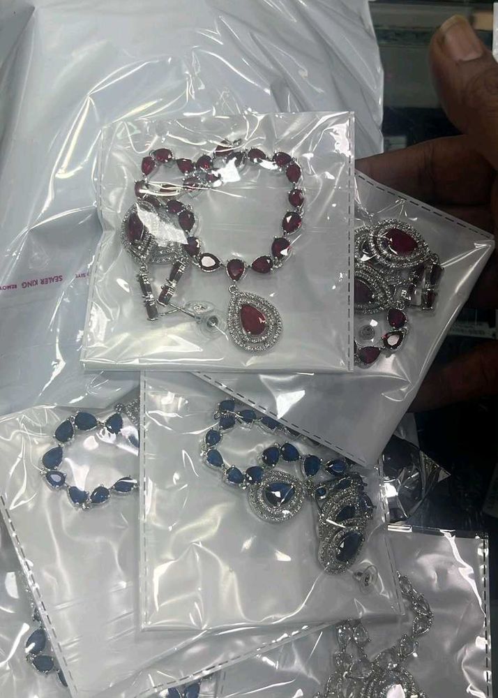 DESIGNER SLEEK PREMIUM AD NECKLACE SET @SALE