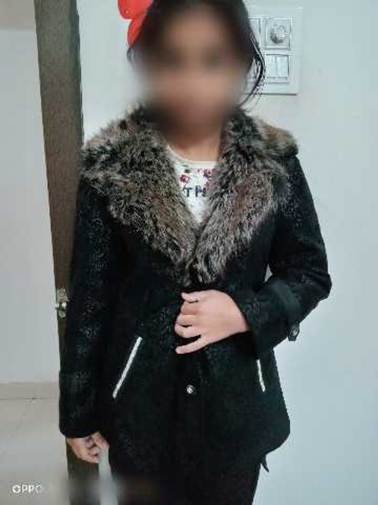 Girls&#39; Stylish Black Coat