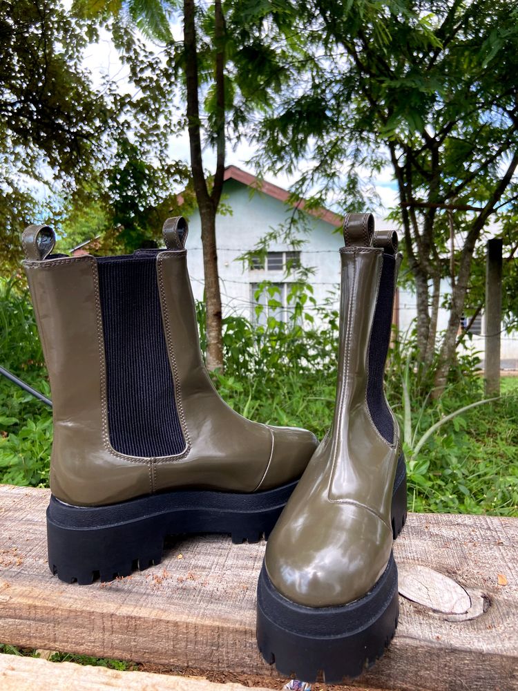 H&amp;M Chelsea Boots