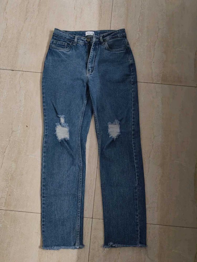 Ripped Denim straight Jeans