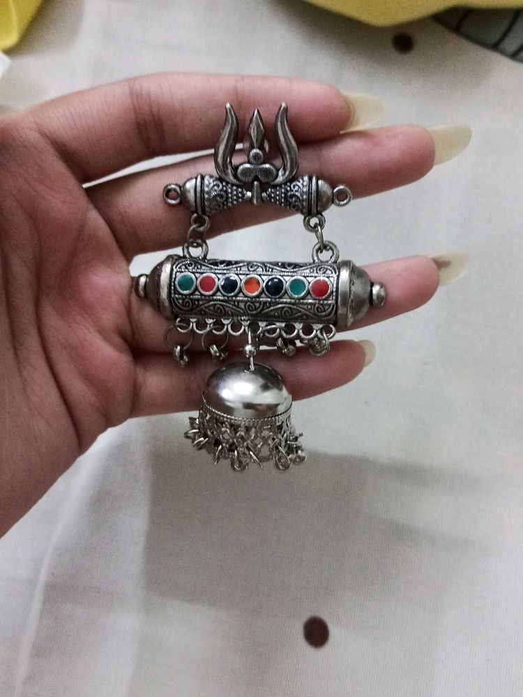 Vintage Silver Tone Earing
