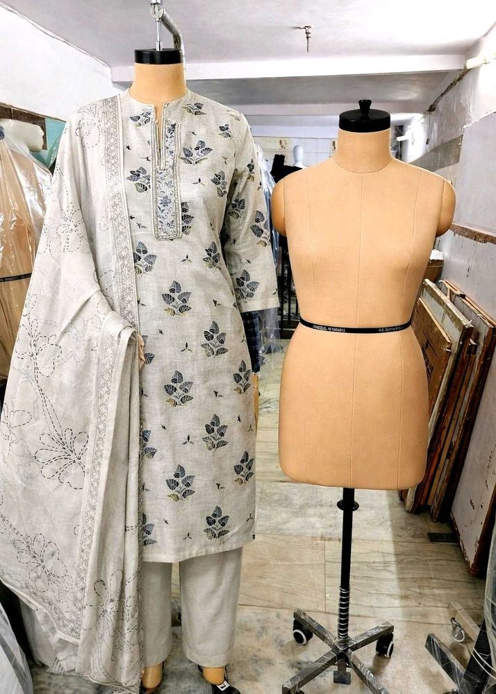 Unstitched Elegant Floral Print dress material