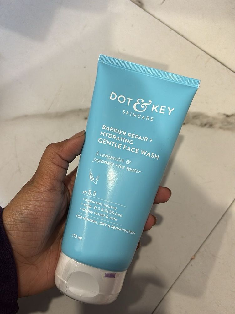 Dot &amp; Key Gentle Face Wash