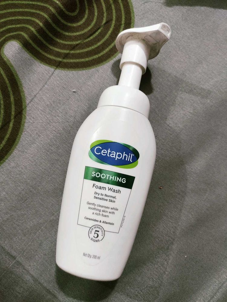 Cetaphil soothing facewash