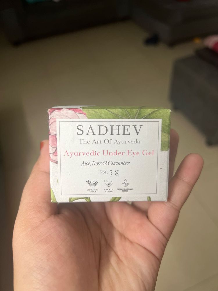 Sadhev Ayurvedic Under Eye Gel