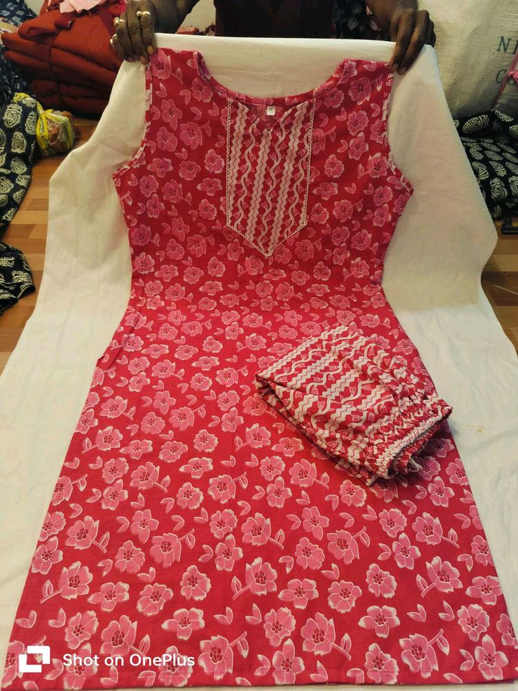 Red Floral Kurti Set ( Combo Pant Also Included) ✨