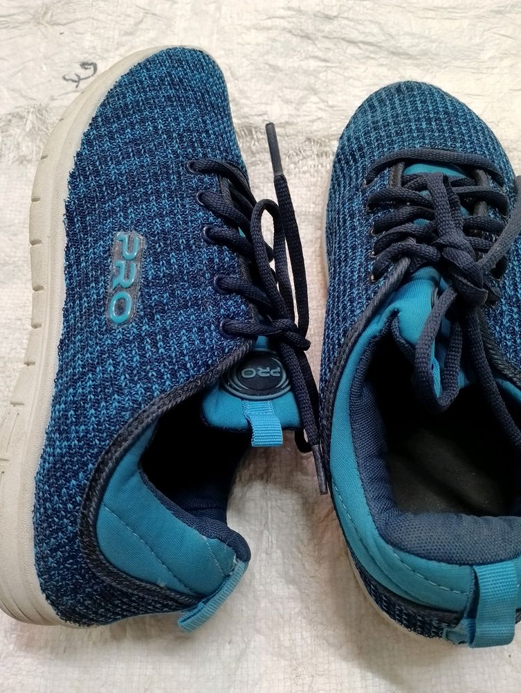 Sports Shoes