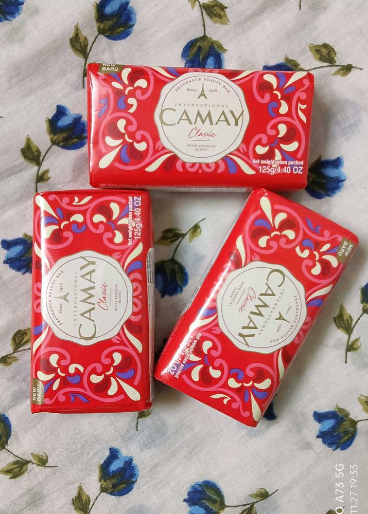 Camay Classic Soap Bars (3 pack)