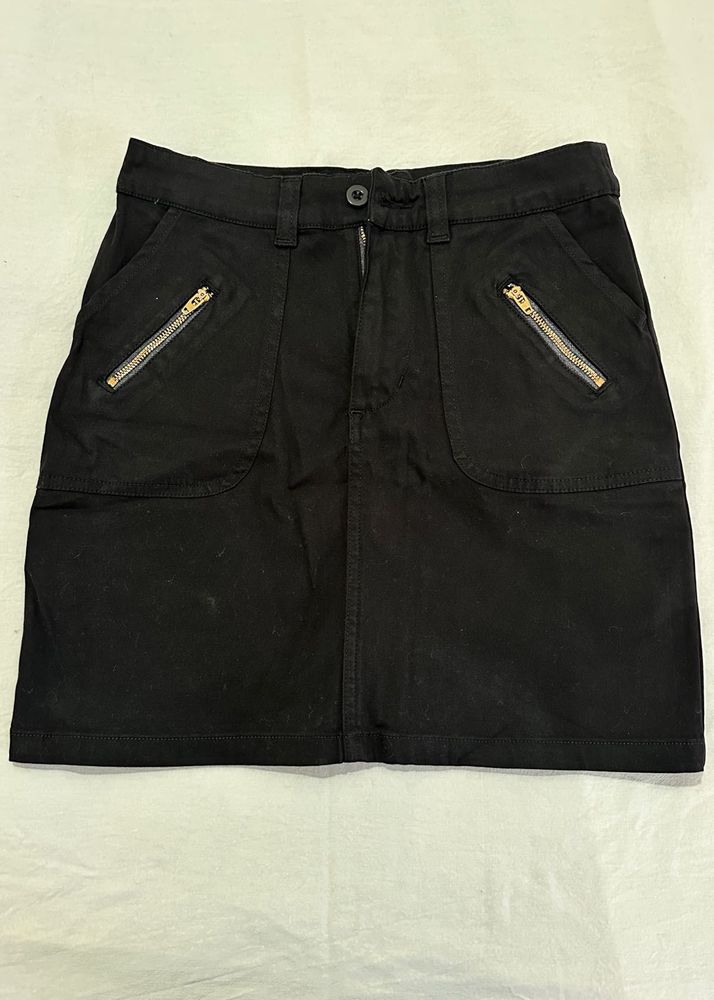 Black Utility-Style Mini Skirt with Zipper Pockets