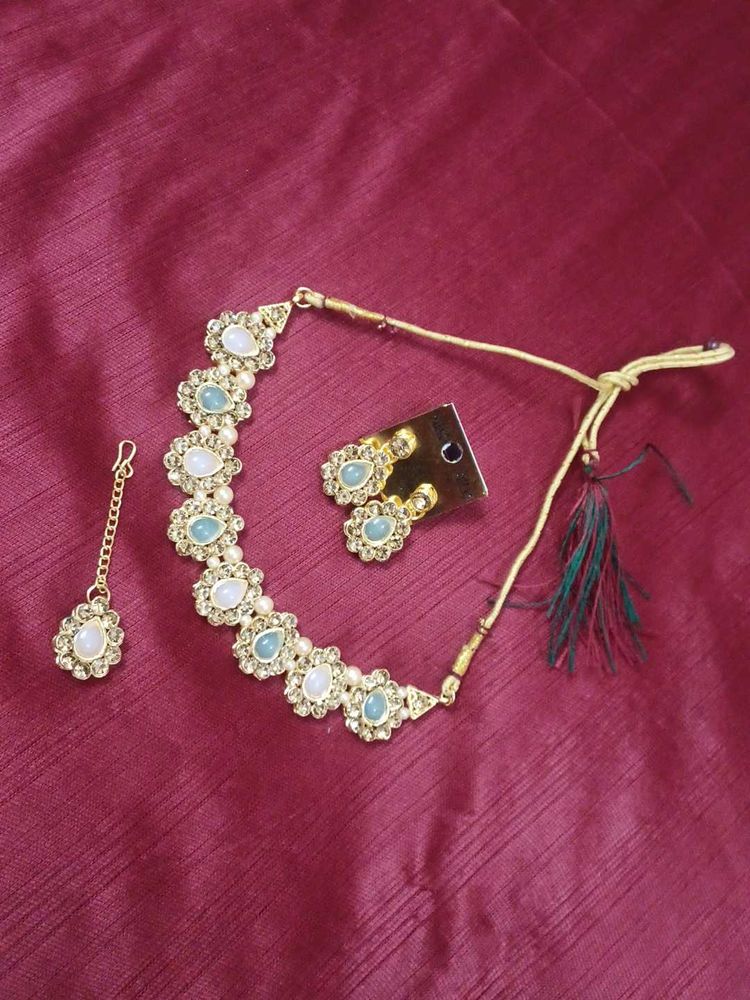 Elegant Necklace &amp; Earrings Set