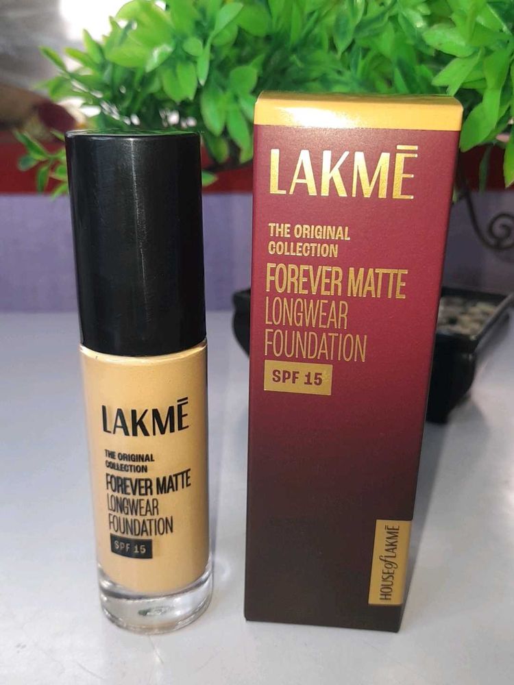 Lakme Forever Matte Foundation