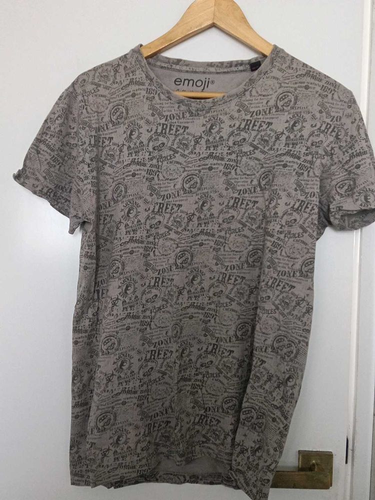 Status Quo Emoji Tshirt L Size