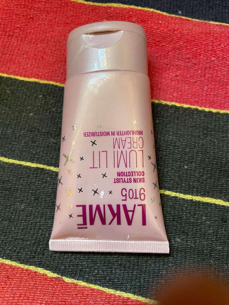 Lakme Lumi Glow ,