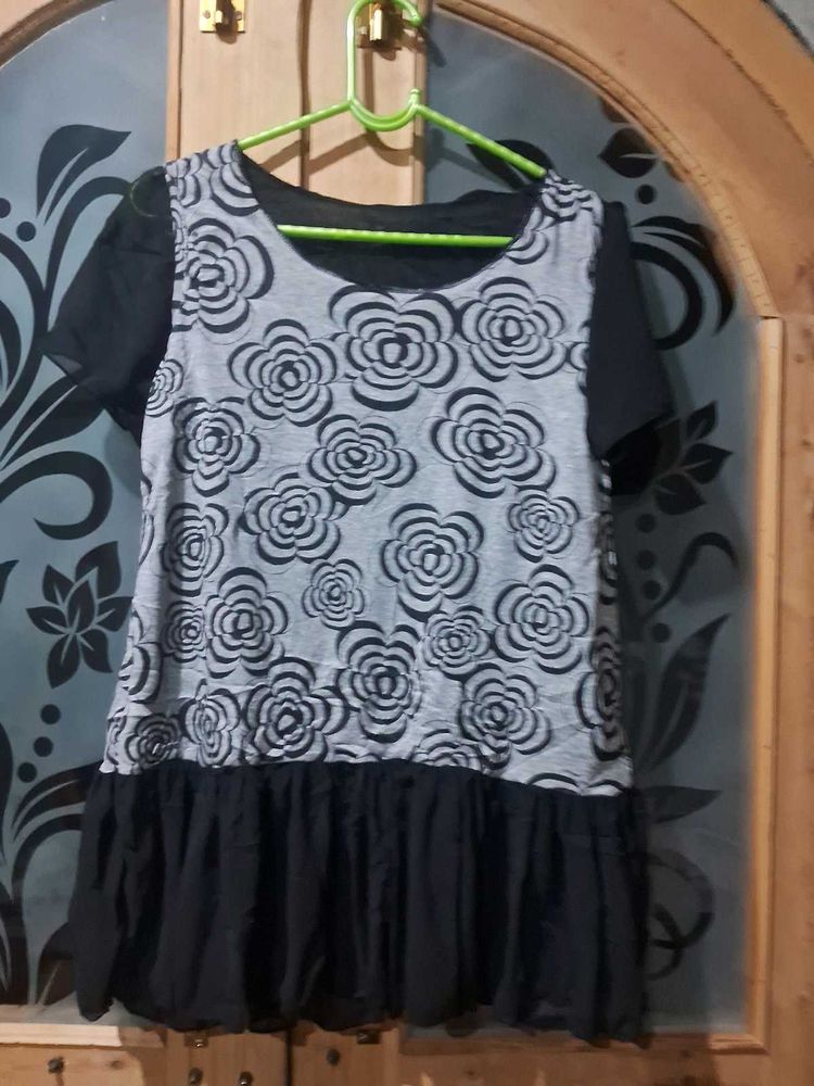 Floral Grey &amp; Black Top