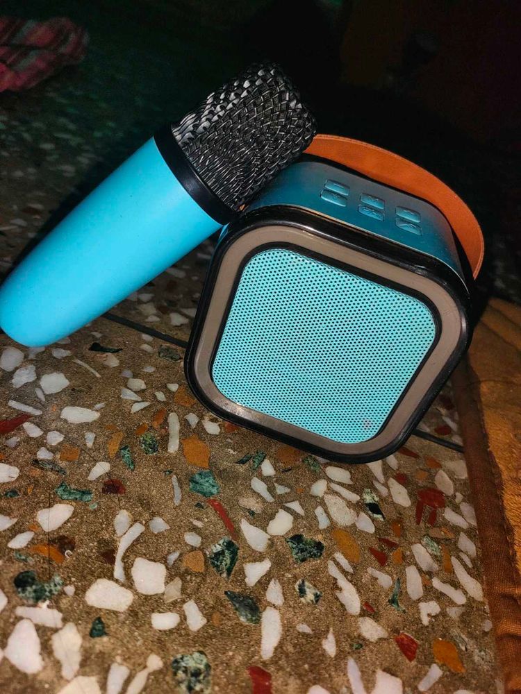 Blue Karaoke Microphone &amp; Speaker Set