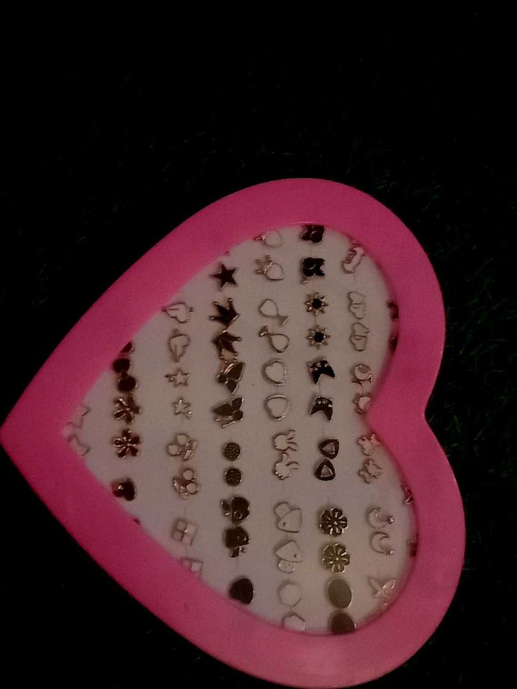 Beutiful Earrings And Soft Classical