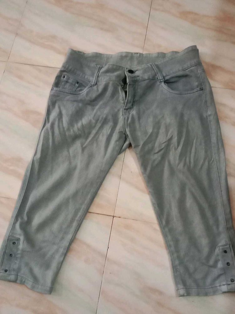 Capri Jeans