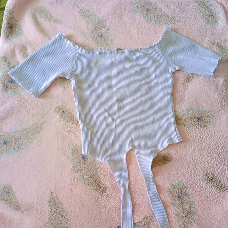 Cute White Top.. New Top .. Xs Size Cheapest Price